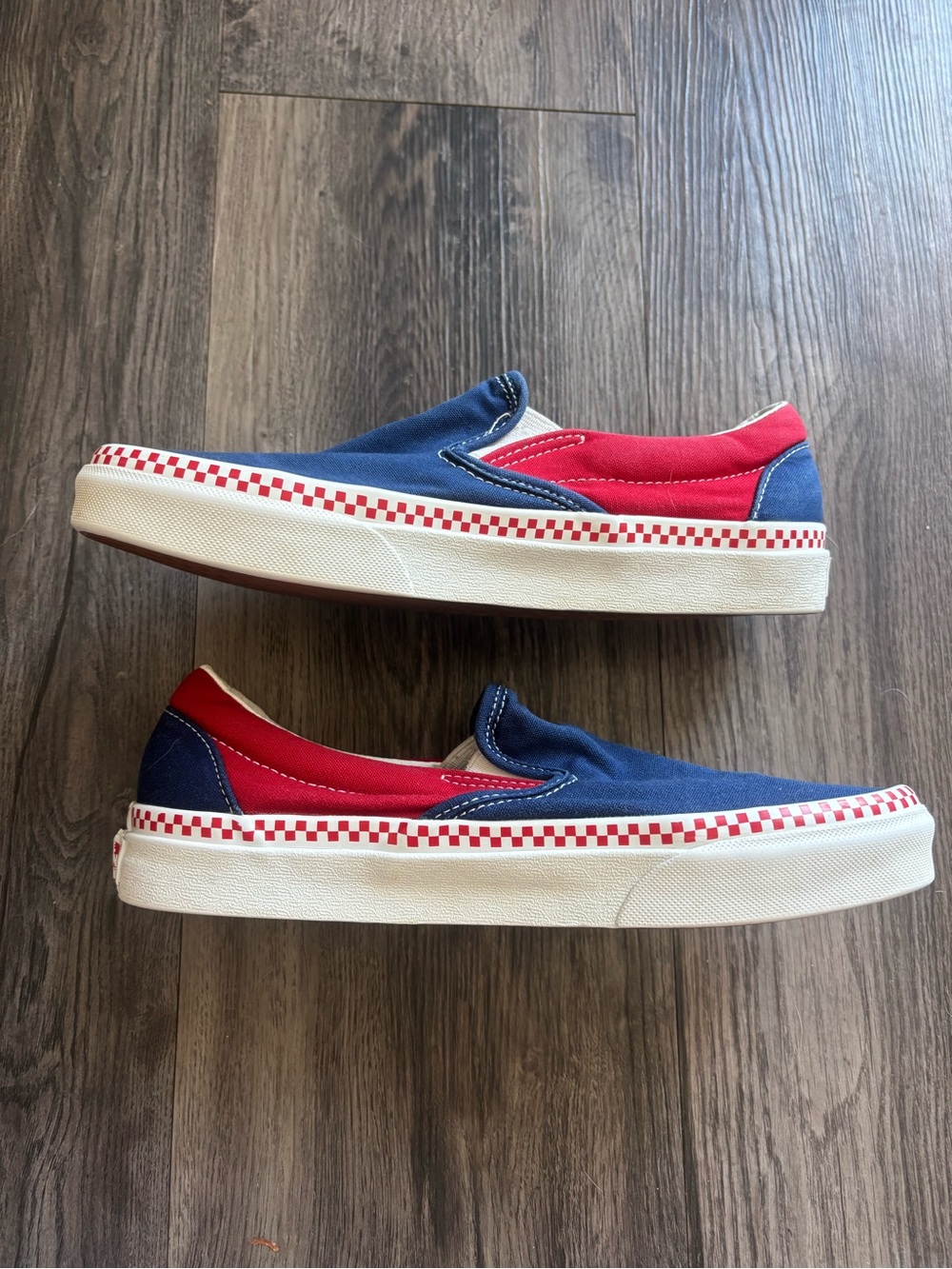 Slip on Vans - Picture 2 of 7